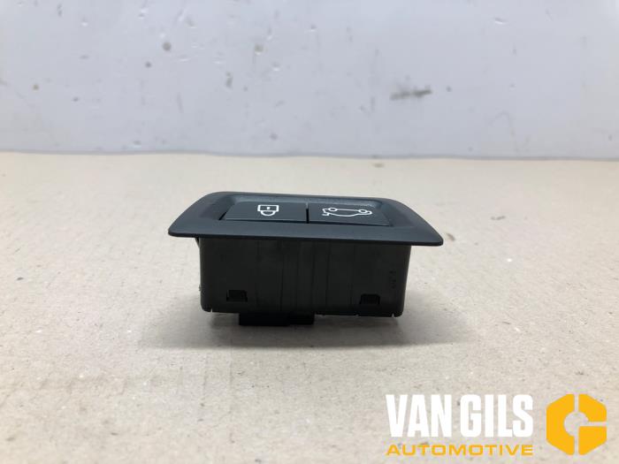 Schakelaar achterklep van een BMW 3 serie Touring (F31) 320i 2.0 16V 2014