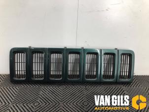 Gebruikte Grille Jeep Grand Cherokee (ZJ) 5.2i V8 Prijs op aanvraag aangeboden door Van Gils Automotive