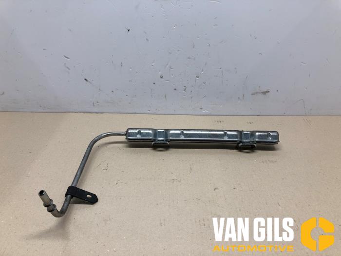 Gebruikte Injector brug Toyota Yaris III (P13) 1.5 16V Hybrid Prijs € 49,95 Margeregeling aangeboden door Van Gils Automotive