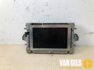 Gebruikte Display Interieur Mercedes E (R207) E-200 2.0 Turbo 16V Prijs € 140,00 Margeregeling aangeboden door Van Gils Automotive