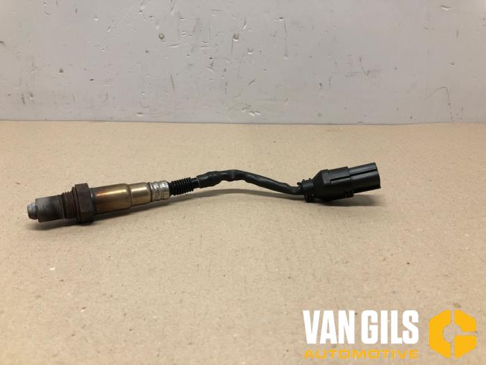 Gebruikte Lambda Sonde Kia Carens II (FJ) 1.6i 16V Prijs € 35,00 Margeregeling aangeboden door Van Gils Automotive