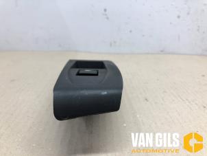 Gebruikte Elektrisch Raam Schakelaar BMW 2 serie Active Tourer (F45) 216i 1.5 TwinPower Turbo 12V Prijs € 49,99 Margeregeling aangeboden door Van Gils Automotive