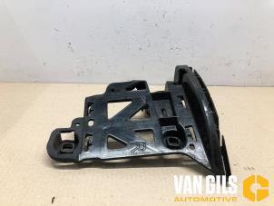 Gebruikte Bumpersteun rechts-achter Mercedes B (W247) 2.0 B-200d Prijs € 29,99 Margeregeling aangeboden door Van Gils Automotive