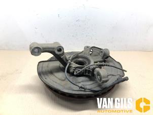 Gebruikte Fusee links-voor Mercedes B (W246) 2.2 B-220 CDI BlueEFFICIENCY,d 16V Prijs € 200,00 Margeregeling aangeboden door Van Gils Automotive