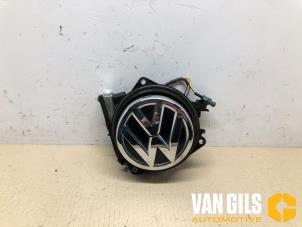 Gebruikte Kofferdeksel Handgreep Volkswagen Golf VII Variant (AUVV) 2.0 TDI 150 16V Prijs € 225,00 Margeregeling aangeboden door Van Gils Automotive
