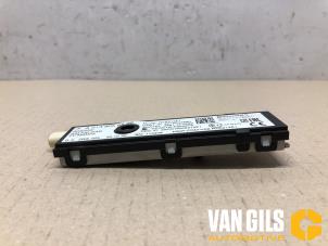 Gebruikte Antenne Versterker Mercedes B (W247) 2.0 B-200d Prijs € 29,99 Margeregeling aangeboden door Van Gils Automotive