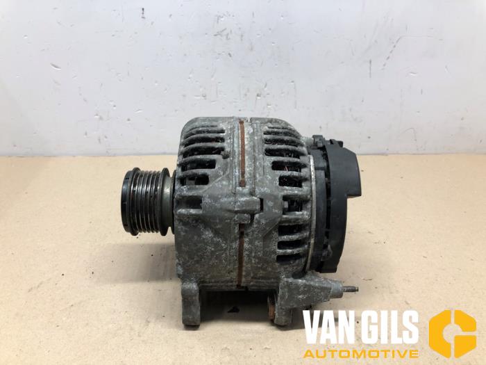 Dynamo van een Volkswagen Golf V (1K1) 1.9 TDI 2004