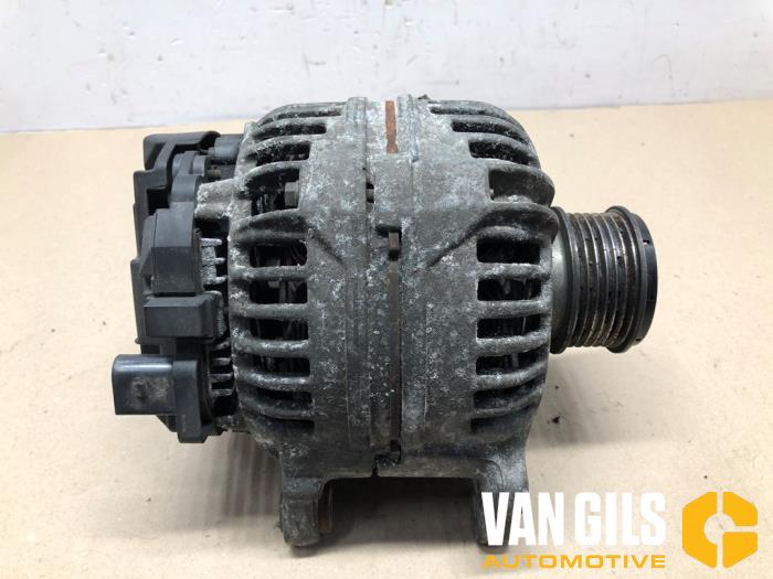 Dynamo van een Volkswagen Golf V (1K1) 1.9 TDI 2004