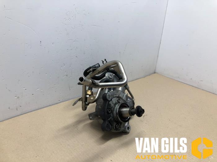 Hogedrukpomp van een Mercedes-Benz Vito Tourer (447.7) 2.0 116 CDI 16V 2020