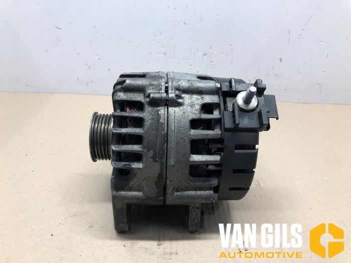 Dynamo van een Mercedes-Benz Vito Tourer (447.7) 2.0 116 CDI 16V 2020