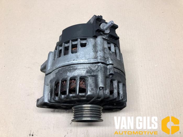 Dynamo van een Mercedes-Benz Vito Tourer (447.7) 2.0 116 CDI 16V 2020
