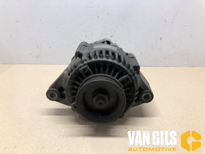 Gebruikte Dynamo Honda CR-V (RD1/3) 2.0i 16V VTEC Prijs € 75,00 Margeregeling aangeboden door Van Gils Automotive