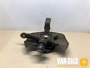 Gebruikte Fusee rechts-voor Mercedes B (W245) 2.0 B-180 CDI 16V Prijs € 75,00 Margeregeling aangeboden door Van Gils Automotive