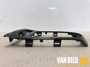 Gebruikte Dashboard deel Opel Astra K 1.4 Turbo 16V Prijs € 30,00 Margeregeling aangeboden door Van Gils Automotive