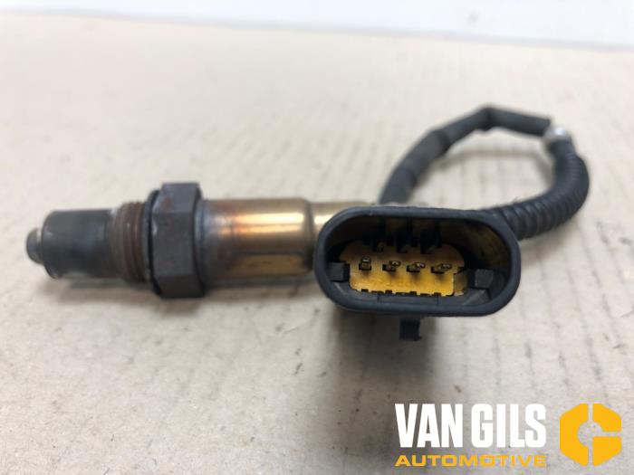 Lambda Sonde van een Renault Vel Satis (BJ) 2.0 16V Turbo 2003