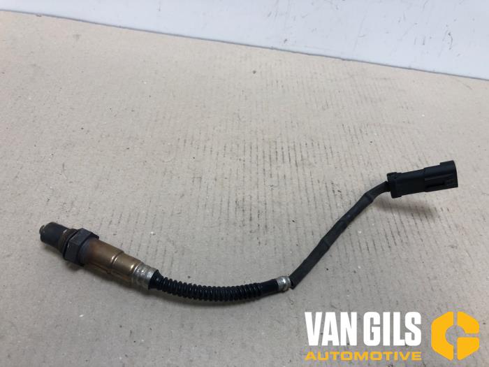 Lambda Sonde van een Renault Vel Satis (BJ) 2.0 16V Turbo 2003