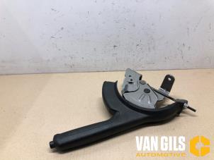 Gebruikte Handremhendel Peugeot 108 1.0 12V VVT-i Prijs op aanvraag aangeboden door Van Gils Automotive