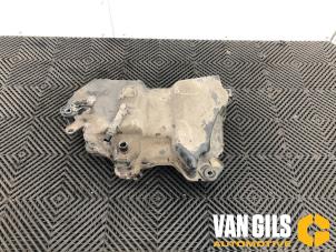 Gebruikte Adblue tank Volkswagen Touran (5T1) 2.0 TDI 150 Prijs op aanvraag aangeboden door Van Gils Automotive