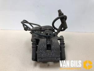 Gebruikte Remklauw (Tang) links-achter Mercedes B (W246) 2.2 B-220 CDI BlueEFFICIENCY,d 16V Prijs op aanvraag aangeboden door Van Gils Automotive