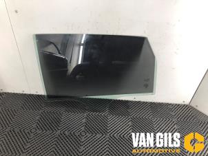 Gebruikte Deurruit 4Deurs links-achter Mercedes B (W246) 2.2 B-220 CDI BlueEFFICIENCY,d 16V Prijs € 45,00 Margeregeling aangeboden door Van Gils Automotive