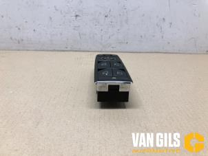 Gebruikte Ruit schakelaar elektrisch Mercedes C (W204) 2.2 C-220 CDI 16V Prijs € 45,00 Margeregeling aangeboden door Van Gils Automotive