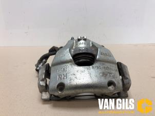 Gebruikte Remklauw (Tang) rechts-voor Ford Fiesta 7 1.0 EcoBoost 12V 100 Prijs € 39,99 Margeregeling aangeboden door Van Gils Automotive