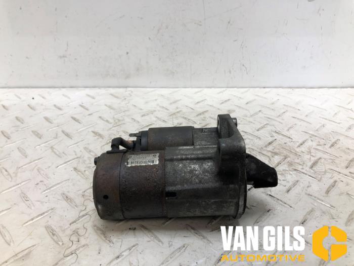 Gebruikte Startmotor Chrysler Voyager/Grand Voyager (RG/RS) 2.4i 16V Prijs € 30,00 Margeregeling aangeboden door Van Gils Automotive