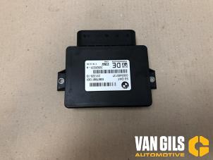 Gebruikte Parkeerhulp computer BMW 5 serie (F10) 530i 24V TwinPower Turbo Prijs € 35,00 Margeregeling aangeboden door Van Gils Automotive