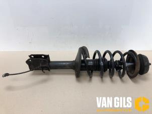 Gebruikte Mac Phersonpoot links-voor Dacia Sandero I (BS) 1.2 16V Prijs op aanvraag aangeboden door Van Gils Automotive