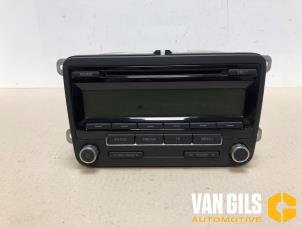 Gebruikte Radio Volkswagen Polo V (6R) 1.2 TDI 12V BlueMotion Prijs € 100,00 Margeregeling aangeboden door Van Gils Automotive