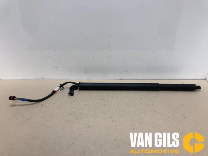 Kofferdekseldemper links-achter van een Nissan Qashqai (J12) 1.5 VC-T e-Power 16V 2023