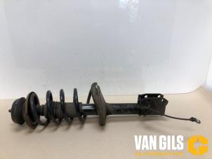 Gebruikte Mac Phersonpoot rechts-voor Dacia Sandero I (BS) 1.2 16V Prijs € 45,00 Margeregeling aangeboden door Van Gils Automotive