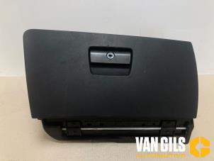 Gebruikte Dashboardkastje BMW 3 serie (E90) 318i 16V Prijs € 35,00 Margeregeling aangeboden door Van Gils Automotive