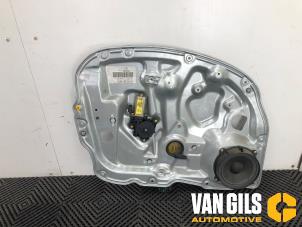 Gebruikte Ruitmechaniek 4Deurs rechts-voor Lancia Musa 1.4 16V Prijs € 45,00 Margeregeling aangeboden door Van Gils Automotive