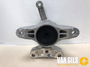 Gebruikte Motorsteun Hyundai Kona (OS) 39 kWh Prijs op aanvraag aangeboden door Van Gils Automotive