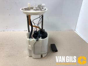 Gebruikte Tank element Pomp Opel Astra J (PC6/PD6/PE6/PF6) 1.6 Turbo 16V Prijs € 75,00 Margeregeling aangeboden door Van Gils Automotive