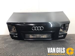Gebruikte Achterklep Audi A8 (D3) 6.0 W12 48V Quattro Prijs € 150,00 Margeregeling aangeboden door Van Gils Automotive