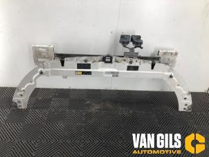 Gebruikte Frontpaneel Landrover Range Rover Evoque (LVJ/LVS) 2.0 Si4 240 16V 5-drs. Prijs € 199,00 Margeregeling aangeboden door Van Gils Automotive