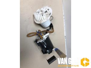 Gebruikte Tank element Pomp Landrover Range Rover Evoque (LVJ/LVS) 2.0 Si4 240 16V 5-drs. Prijs € 149,99 Margeregeling aangeboden door Van Gils Automotive