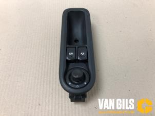 Gebruikte Ruit schakelaar elektrisch Renault Twingo II (CN) 1.2 16V Prijs € 30,00 Margeregeling aangeboden door Van Gils Automotive