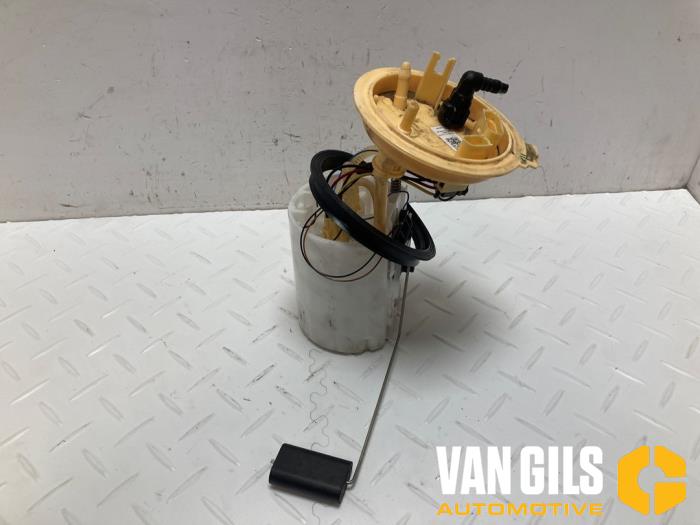 Gebruikte Tank element Pomp Seat Ateca (5FPX) 2.0 TDI SCR Prijs € 85,00 Margeregeling aangeboden door Van Gils Automotive