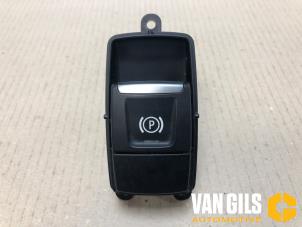 Gebruikte Handrem schakelaar BMW X1 (F48) xDrive 28i 2.0 16V Twin Power Turbo Prijs op aanvraag aangeboden door Van Gils Automotive