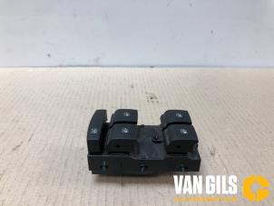 Gebruikte Schakelaar Elektrisch Raam Opel Meriva 1.4 Turbo 16V ecoFLEX Prijs € 30,00 Margeregeling aangeboden door Van Gils Automotive