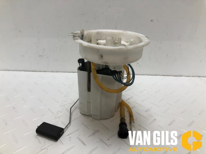 Gebruikte Tank element Pomp BMW X1 (F48) xDrive 28i 2.0 16V Twin Power Turbo Prijs € 130,00 Margeregeling aangeboden door Van Gils Automotive