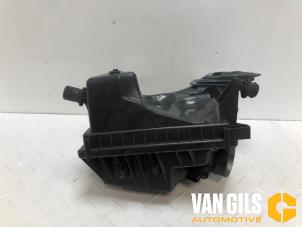 Gebruikte Luchtfilterhuis Opel Astra J (PD5/PE5) 1.4 Turbo 16V Prijs € 30,00 Margeregeling aangeboden door Van Gils Automotive