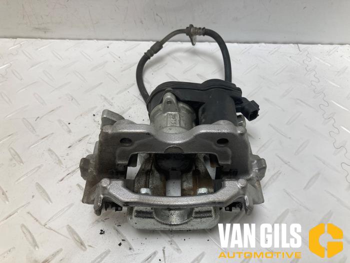 Remklauw (Tang) rechts-achter van een Toyota Yaris IV (P21/PA1/PH1) 1.5 12V Hybrid 115 2023