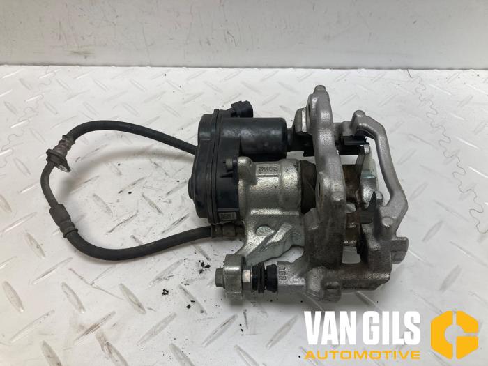 Remklauw (Tang) rechts-achter van een Toyota Yaris IV (P21/PA1/PH1) 1.5 12V Hybrid 115 2023