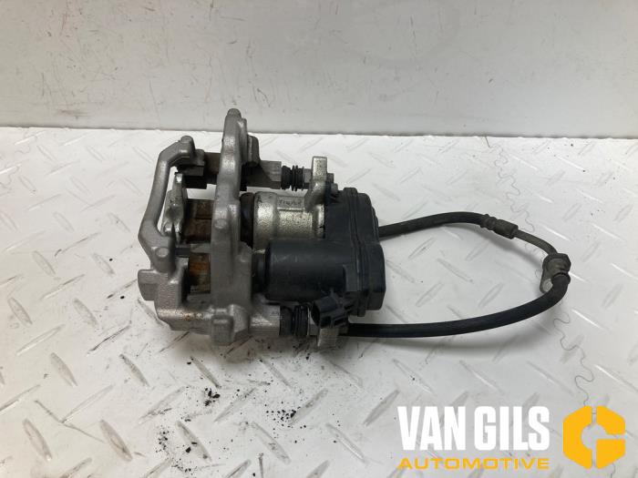 Remklauw (Tang) rechts-achter van een Toyota Yaris IV (P21/PA1/PH1) 1.5 12V Hybrid 115 2023