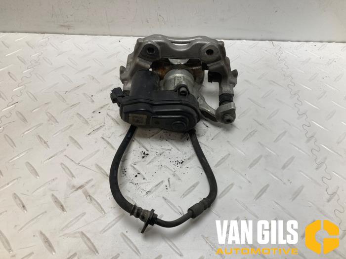 Remklauw (Tang) rechts-achter van een Toyota Yaris IV (P21/PA1/PH1) 1.5 12V Hybrid 115 2023