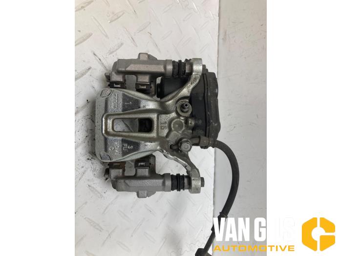 Remklauw (Tang) rechts-achter van een Toyota Yaris IV (P21/PA1/PH1) 1.5 12V Hybrid 115 2023